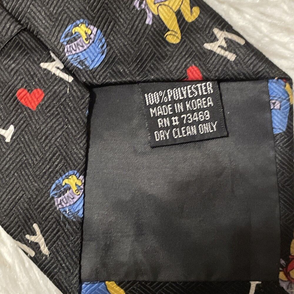 Winnie The Pooh Neck Tie 100% Polyester Vintage Disney - Picture 3 of 4